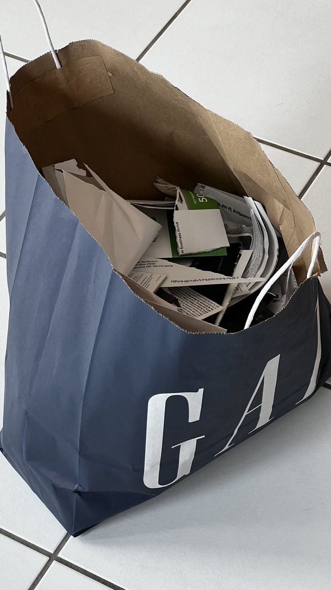 AndresCanella's tweet photo. +99% of mail is garbage… It could be fun to build something to track the companies that send this. Can we create accountability? https://t.co/n8qRSNzLor