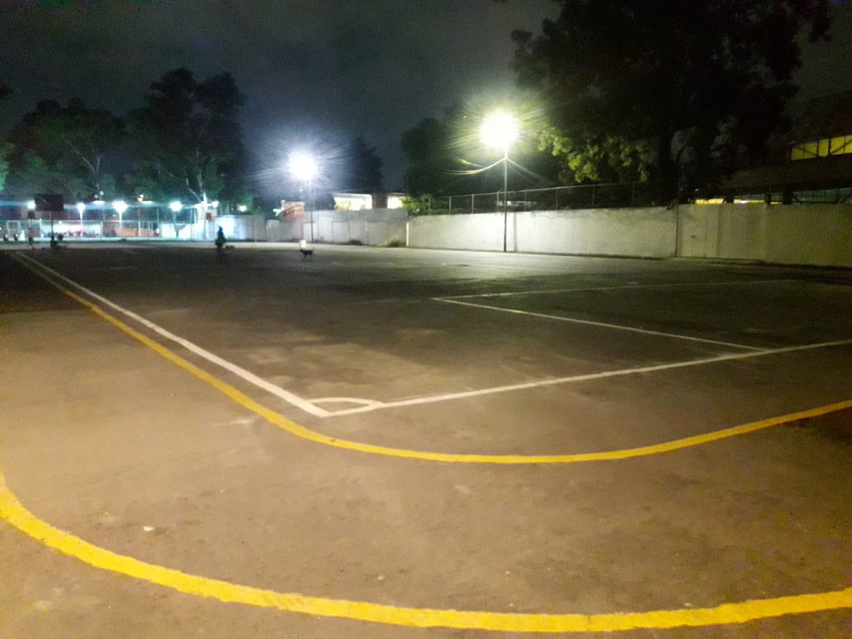 ‼️👏🏻Después de mucho tiempo un sitio limpio , iluminado y seguro para la comunidad! En Centro Urbano B.Juaréz. #RomaSur La cancha y pista impecables , Enhorabuena! <a href="/Enrique_GaRu/">Enrique Gallegos</a> #buencomienzo #Cuauhtémoc #LaRoma Gracias <a href="/SandraCuevas_/">Sandra Cuevas</a> <a href="/AlcCuauhtemocMx/">Alcaldía Cuauhtémoc</a> 👏🏻‼️