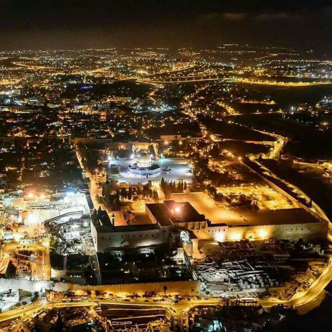 bundaathira's tweet photo. Jerusalem Tonight
#HolyQuds #SaveQuds #FreeQuds https://t.co/fSdEJM37IU