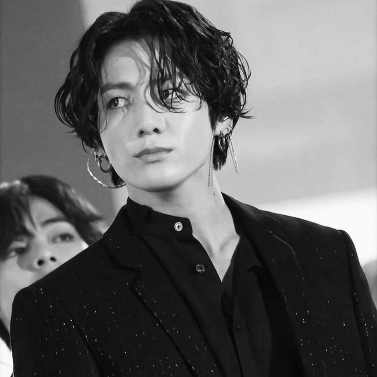 KOREM00NKORE's tweet photo. JiKook!AU 

Onde JungKook, o CEO mais famoso da Coreia precisa arrumar um acompanhante para uma festa, mas não sabe onde começar a procurar, até que ouve uma conversa onde o ômega diz precisar de dinheiro para cuidar de seu filho. https://t.co/TnFmJo7MXa