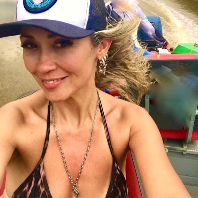 BolsonaroOlga's tweet photo. #NovaFotoDoPerfil https://t.co/8iFVscOIam