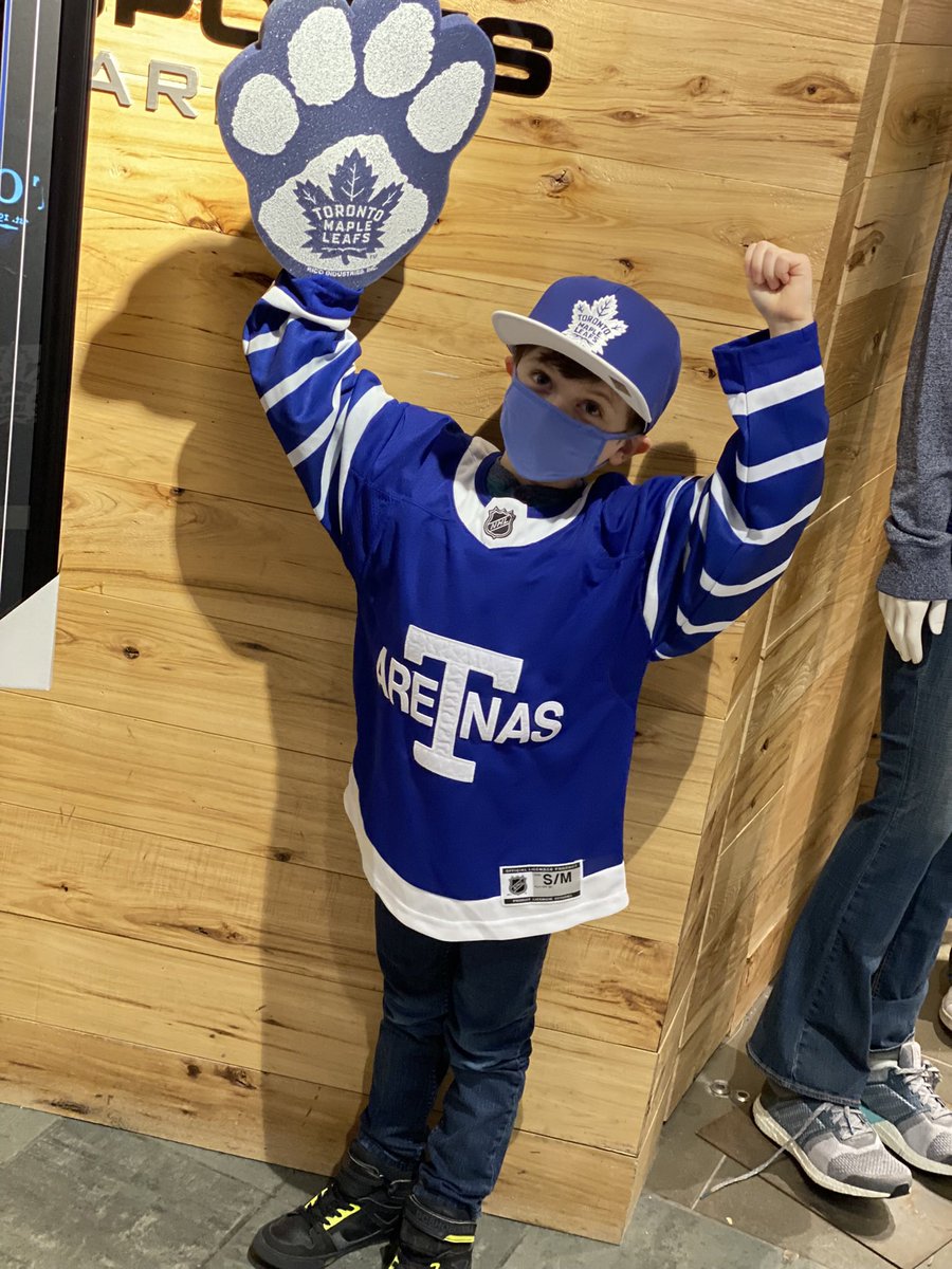 ChadHowson's tweet photo. #leafsforever https://t.co/7LrDZvDmVl