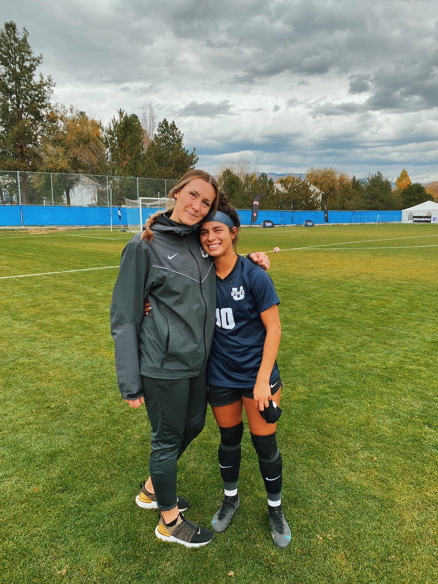 _ashleycardozo_'s tweet photo. Bittersweet today as I end my career here at Utah State. I’m so grateful for these two + the opportunity to be coached by such amazing people. It has been a pleasure being apart of something so special. I can’t wait to see this program continue to grow under the big bosses💙💫 https://t.co/Nn3I2PPWf2