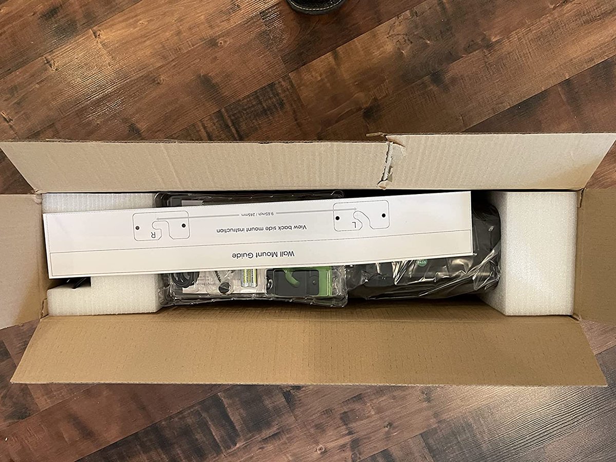 Bestisan1's tweet photo. Let's check what's in the box!
A Bestisan SE06 soundbar, remote, power adapter, RCA cable, mount things, even batteries are included! Well packaged! 
#BESTISAN #SE06 https://t.co/pB8TkOn591