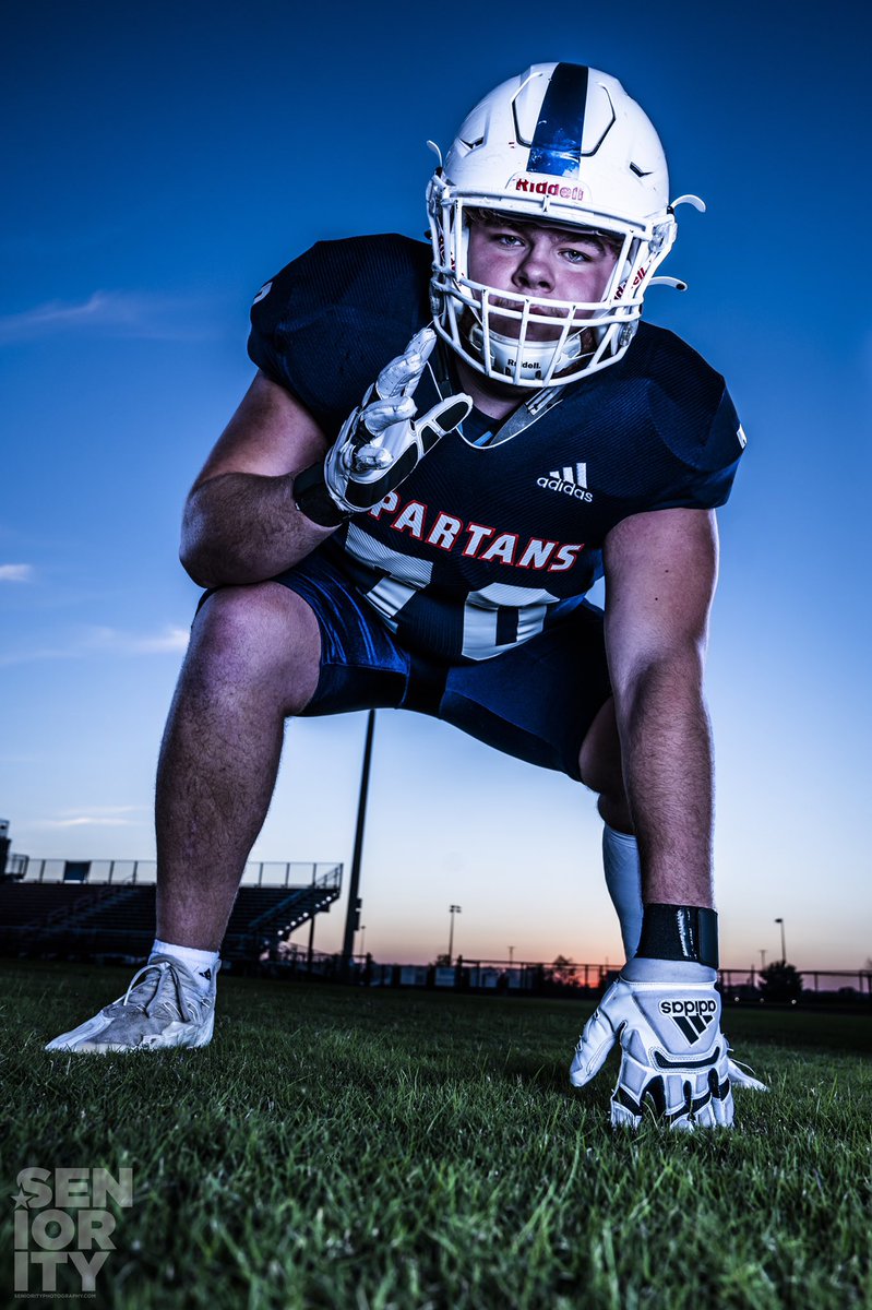 SENIORITYPHOTO1's tweet photo. 📸Protector of Mr Football’s blind side. 70 is one heck of a good dude and player. @MatthewMullen70 Spartys. 21 straight dubs. Only the next matters.🏈💡 https://t.co/1E9ikvjjEr