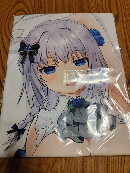 抱きまくら、想定よりいい感じでドキドキしてる❤️ 