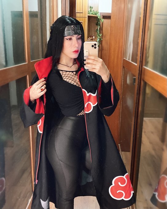 1 pic. Uchiha Itachi (genderbend/female version) 🥷🏻
Can you guess my next cosplay from Naruto? 👀 
(apart