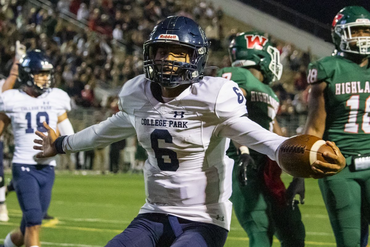 College Park up at the half over The Woodlands

Halftime
College Park - 14
The Woodlands - 10