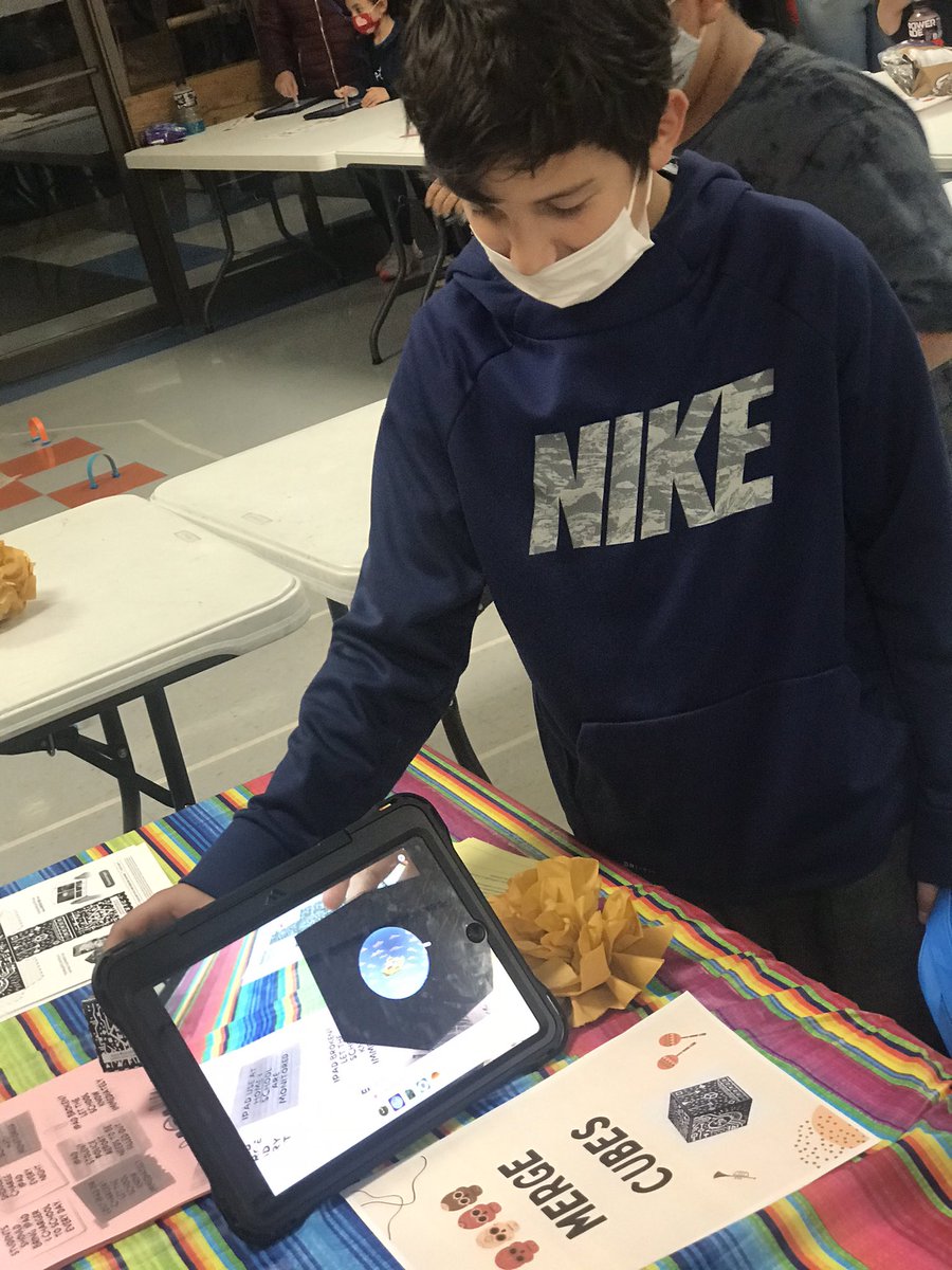 jpadilla259's tweet photo. Family Night @pvmiddleusd259 Working with @dpvils to demonstrate our new technology! ❤️#PVMSProud @WichitaUSD259 #WPSProud https://t.co/VBHmqYRrAI