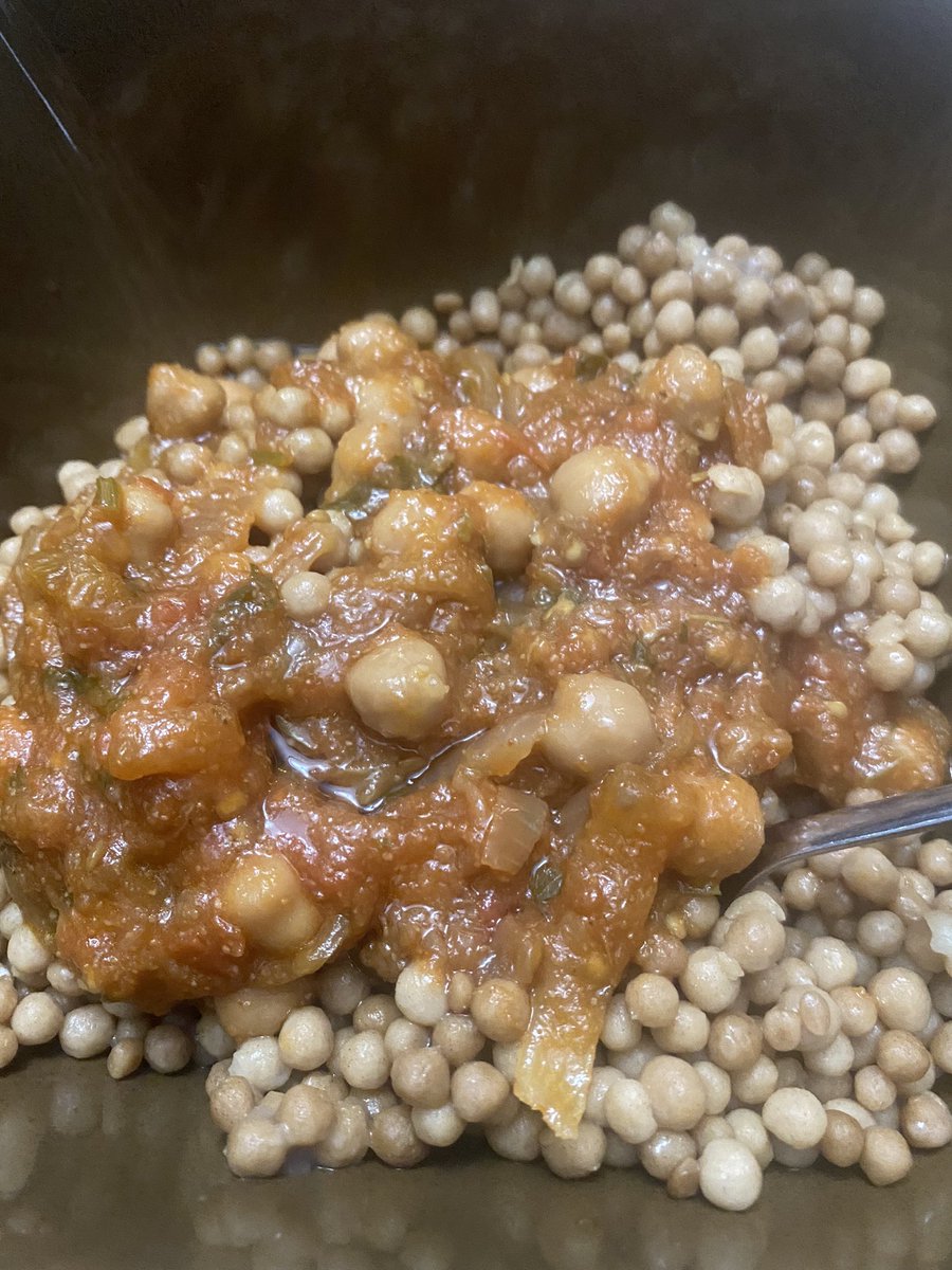 AliAlAhmed_en's tweet photo. Homemade #Palestinian #Maftool with chickpeas in tomato sauce & cilantro, eggplant & pomegranate molasses. Eat your hearts out. @FoodChannel https://t.co/mJYnwgUSt3