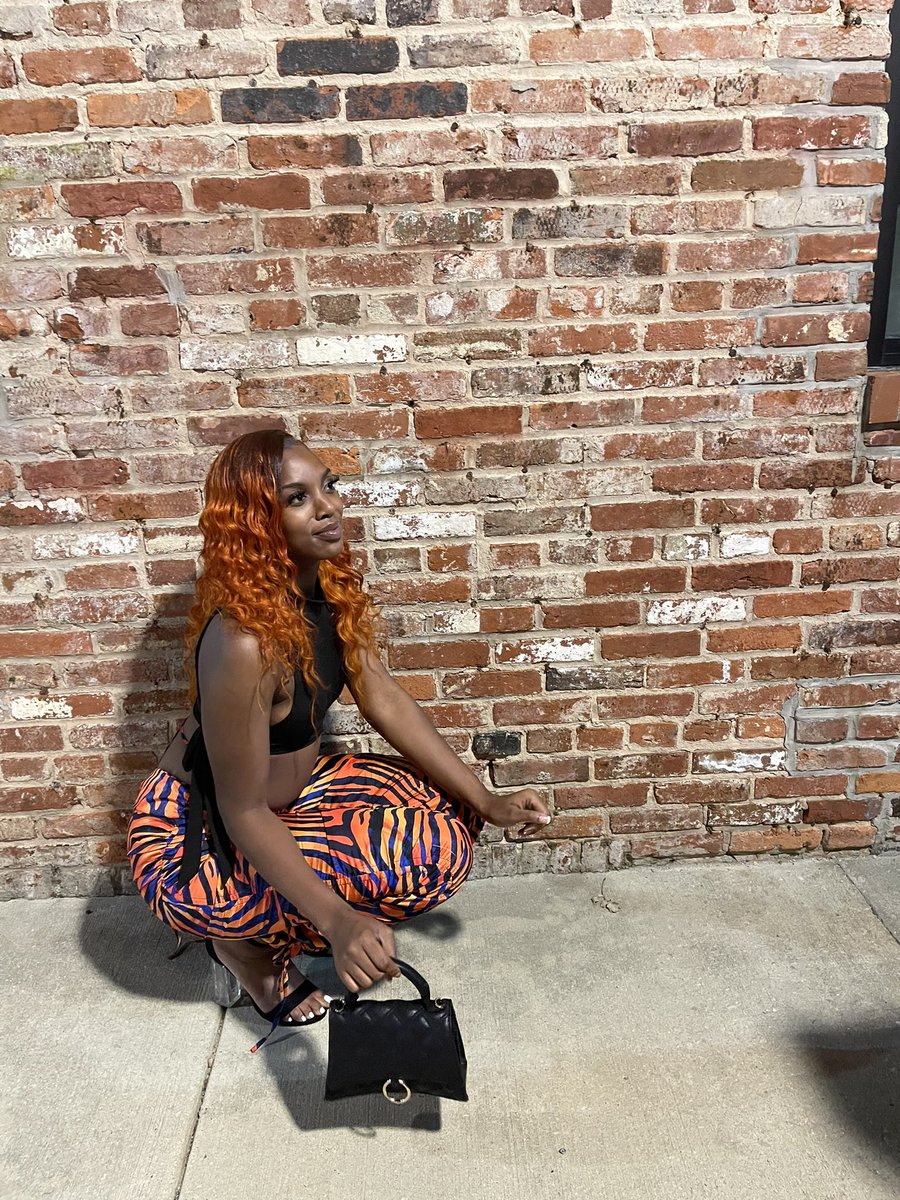 Amar23i11iii's tweet photo. ArieTheeStylist😘 Basic Weave Installation on my BestBitch❤️🌚☝🏽 #BmoreStylist✂️✂️ #Weaves #QuickWeaves #SleekPonytails #WigRevamp #WigConstruction #BluntCuts #StillLearning Business/Personal Ig page @Arie_TheeStylist ✅ https://t.co/fyArmvkPcS