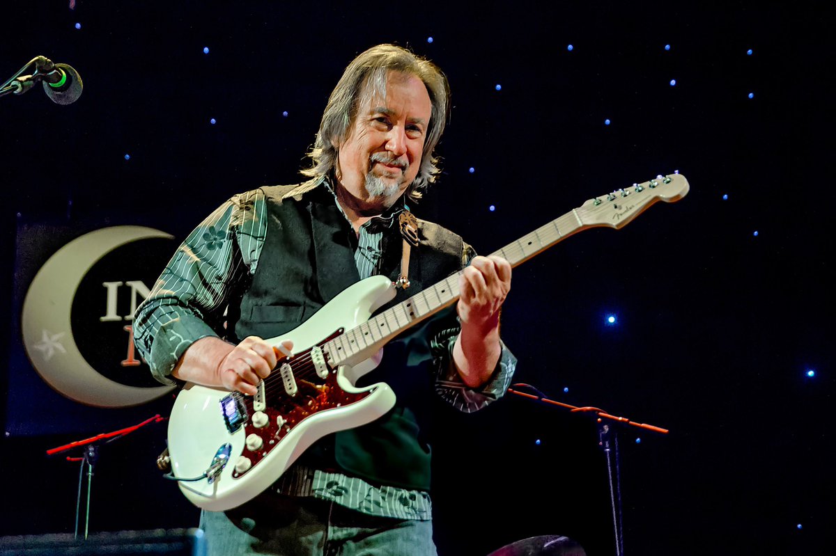 Jim_Messina's tweet photo. Looking forward to returning to the @InfinityNorfolk in Norfolk and @infinityhall Hartford on 11/17 & 11/18!
#jimmessina #logginsandmessina #poco #buffalospringfield #jimmessinaandhisjesters #livemusic #infinitymusichall #norfolk #hartfordct https://t.co/j7bobtuaPj