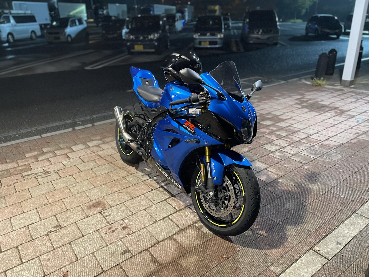 maogsxr1000r's tweet photo. バイク盗まれました

ナンバー　千葉　つ　4025
場所は千葉市中央区道場北2丁目付近です。
時間帯は11月5日の0時15分〜10時30分の間に盗られたと思います。
車種はGSXR1000RL9
デカール剥がしてあるのでわかりやすいと思います。

目撃情報あればよろしくお願いします。
拡散よろしくお願いします。 https://t.co/GalMtGe3yj
