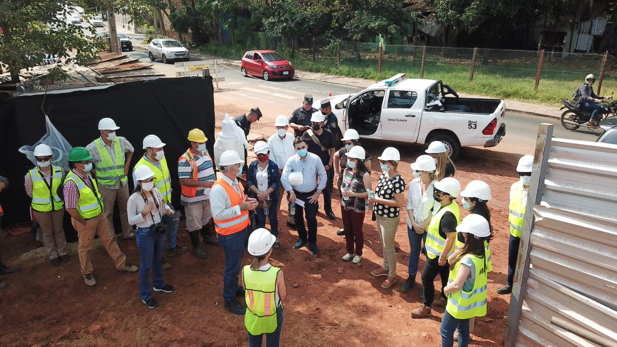 pat_gim's tweet photo. 1/4 ¡Seguimos trabajando! Proyecto MIB #ChacaritaAlta UEP-BID/MUVH; 4 Coordinaciones: Social, Ambiental, Infraestructura, Urbana. Área 15 Ha. beneficia aprox. 1000 familias #urbanismo #visionintegral #mejoramientodebarrio #viviendas #paraguay #obraspublicas @muvhpy @el_BID https://t.co/8kXvp0Fr6F