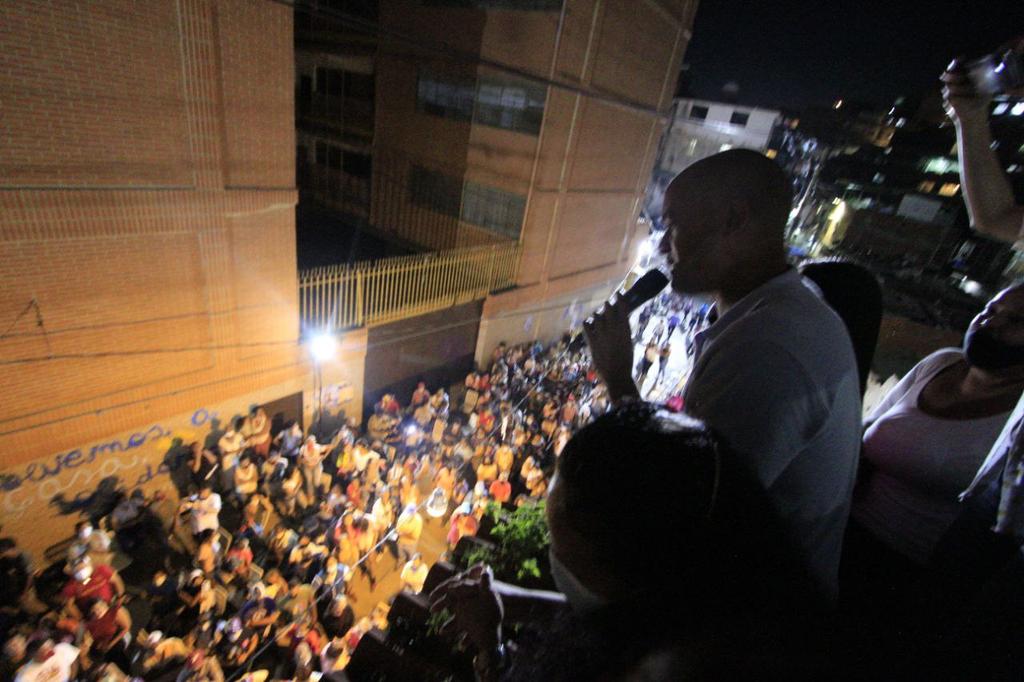 Son nuestras lideresas y líderes de calle los que asumieron la batalla contra la pandemia en las comunidades, se pusieron su tapabocas y con la bendición de Dios nos acompañaron casa por casa realizando pruebas, entregando medicinas, brindaron comida a los equipos de trabajo(1/3)