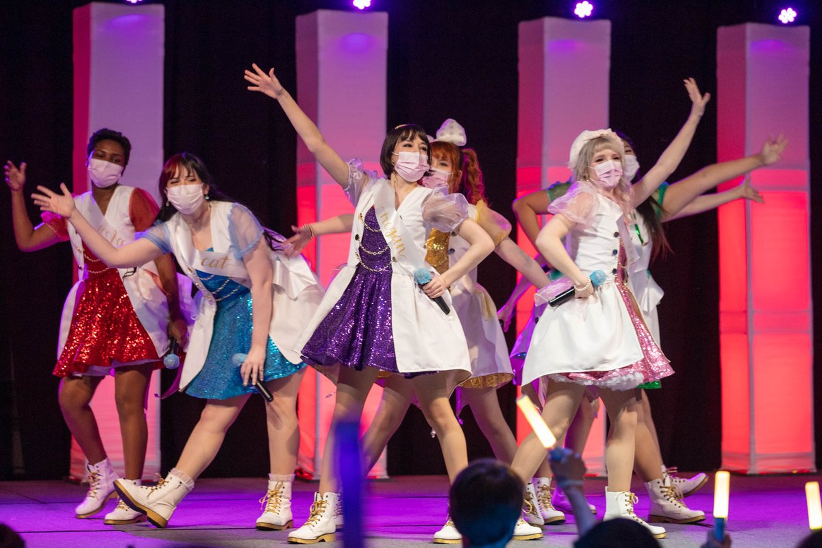 言葉に（その上日本語で）したいんですが、出来るかな？頑張ります！
アイドルでいろいろな凄いこと出来ました。もっと凄いことやりたいです！どんなイメージ今もよく分からないけど、自分の道を探しています。たぶん完璧ではないけど絶対にやりたいです！皆に出会ったことはよかったです。大好きです!