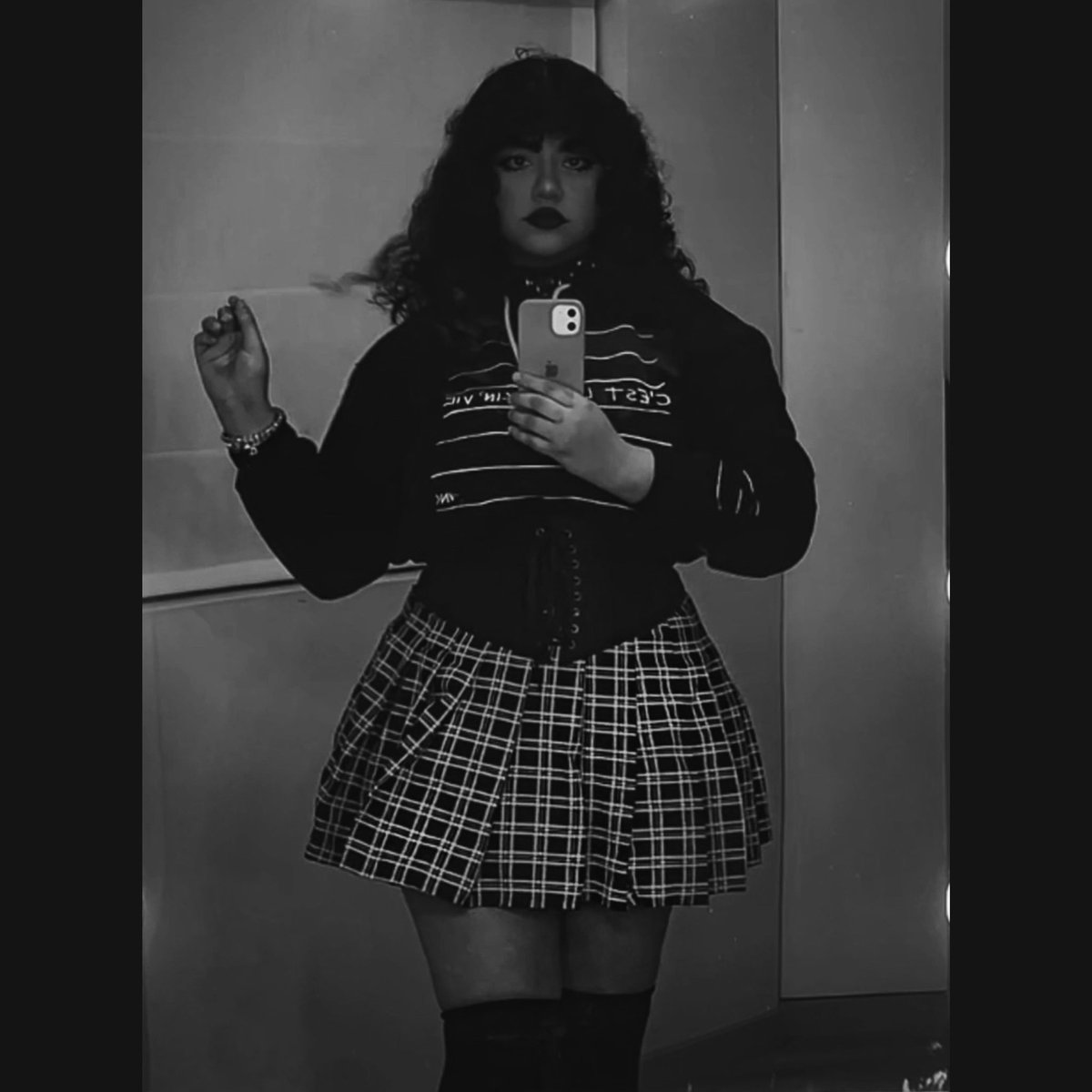 romiappletree's tweet photo. Are we just going to ignore how fucking hot I looked in Halloween https://t.co/70sRWBmG0P