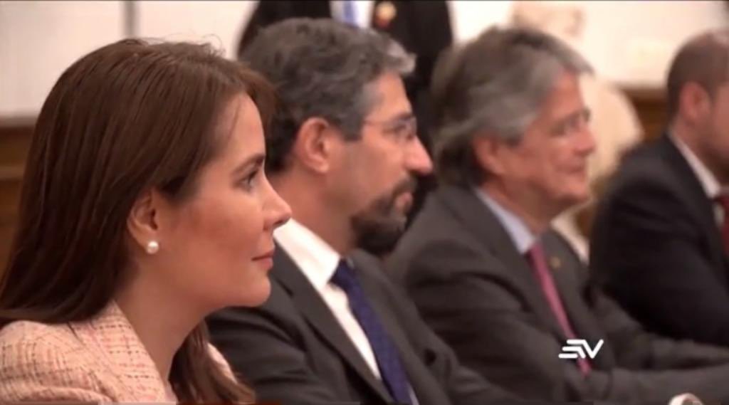 vmaino's tweet photo. Ecuador es un país que se acerca al mundo. 

Junto con el presidente @LassoGuillermo fuimos recibidos por el alcalde de Madrid @AlmeidaPP_ quien expresó su voluntad de trabajar en forma conjunta en varios temas, entre ellos tecnología y desarrollo de infraestructuras .🇪🇨🇪🇸 https://t.co/sHchFABCFE