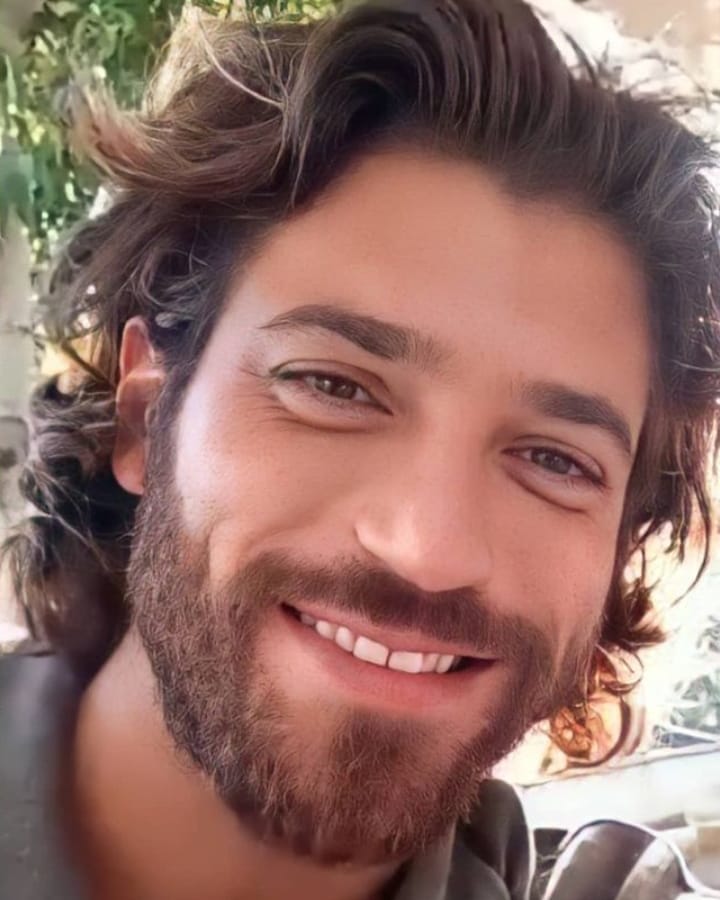O sonho mais lindo de ser sonhado 
Boa noite meninas 

#CanYaman 
#FrancescoDemir 
#ViolaComeIlMare 
#LuxVide