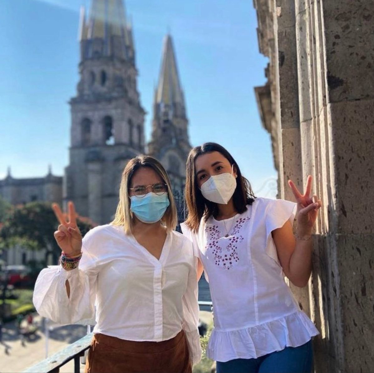 KarlaLeonardoT's tweet photo. Esta semana conocí a @yovannarg un gustazo poder hacer equipo contigo💜 trabajaremos por mejorar las condiciones de las estancias infantiles en Guadalajara 👧🏻👦🏻🚸 y lograremos ser un referente en materia de primera infancia 👏🏻✨

#LaCiudadQueQuiero https://t.co/QyYwlIb7XY