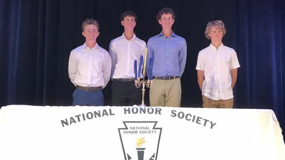 Congratulations to @TylerLeinenbach <a href="/CamdenCurley/">Camden Curley</a> <a href="/MasonCurley_/">Mason Curley</a> <a href="/CroneBryce/">Bryce Crone</a> on being inducted into the National Honor Society!! 📚⚾️
#StudentAthlete #HawkPride