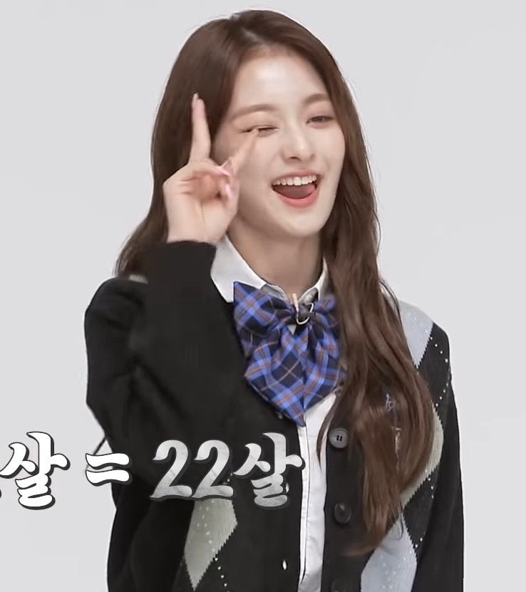 061lng's tweet photo. How to calm?
Nagyung is so pretty🥺💙

#fromis9 #fromis_9  #MAMA2021 #MAMAVOTE https://t.co/1ftemIZmz3