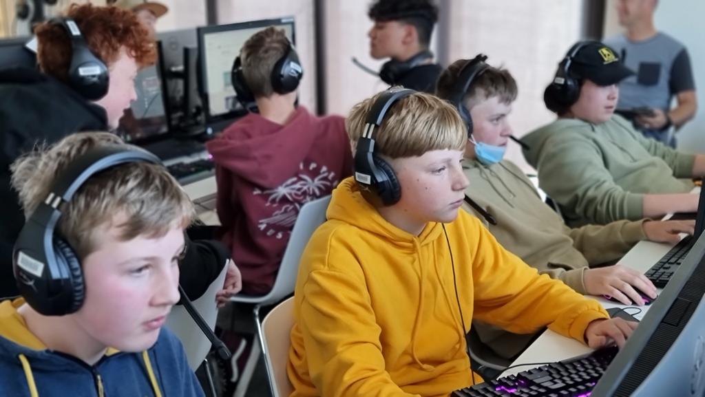 Learning Centres tweet media