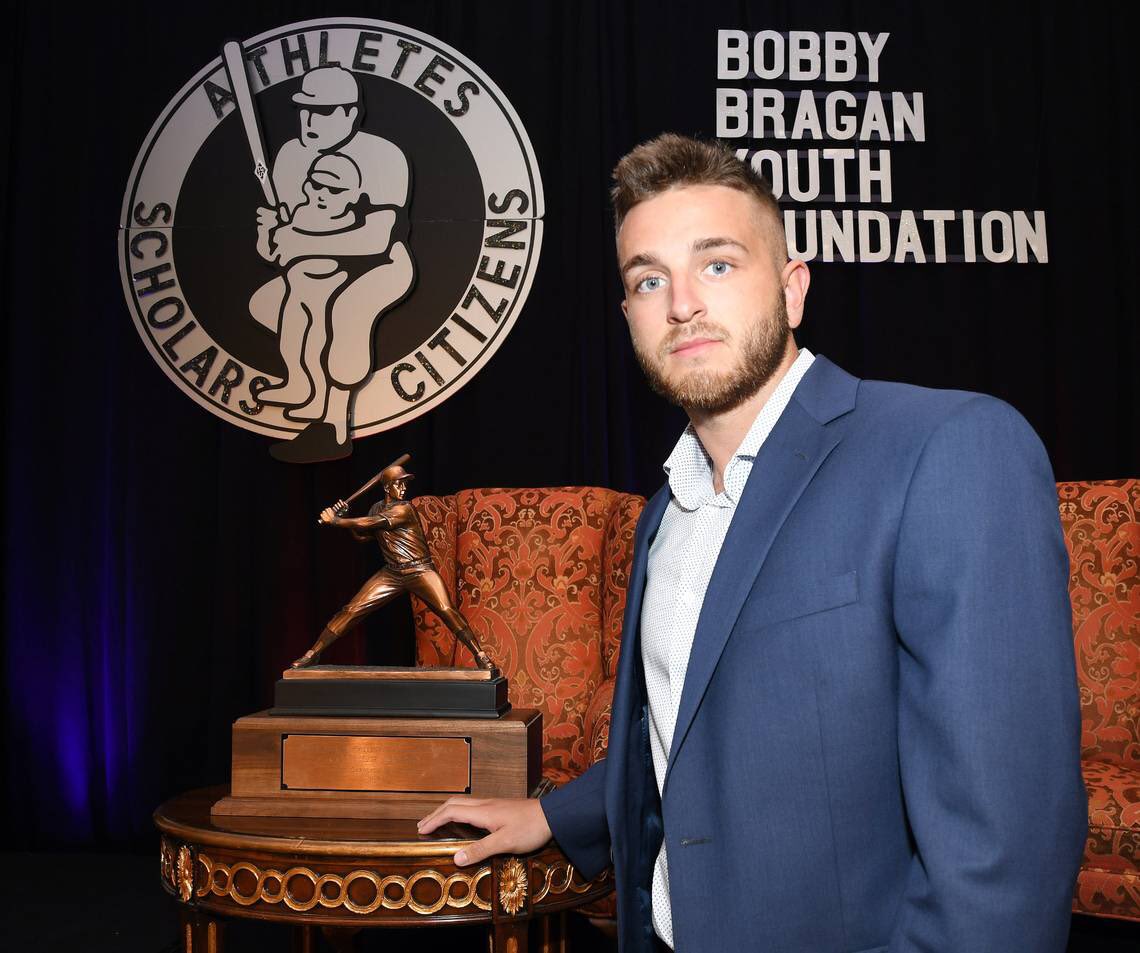 drewdavison's tweet photo. As always, a great night ⁦@BobbyBragan⁩ gala. ECU’s ⁦@norby_connor⁩ is the 2021 winner. He’s got a bright future in the game.
https://t.co/z9QIDOwDvS https://t.co/ObhXrdt2Lr