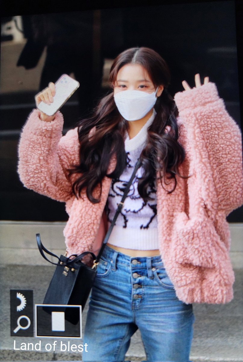 211105 뮤직뱅크 출근 프리뷰

짱갈래소녀 오늘도 출근♡♡♡♡♡

#장원영 #원영 #ウォニョン