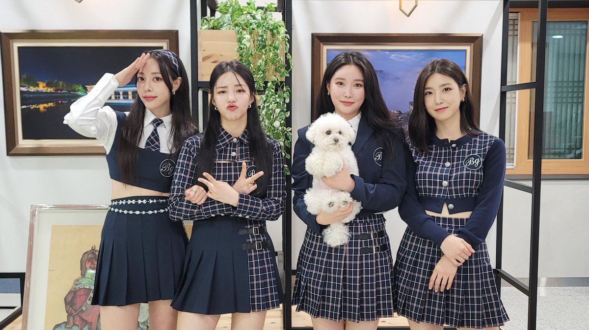 yjbrave's tweet photo. Brave girls💓💕
#MAMAVOTE #bravegirls https://t.co/lm7bDmJPcN