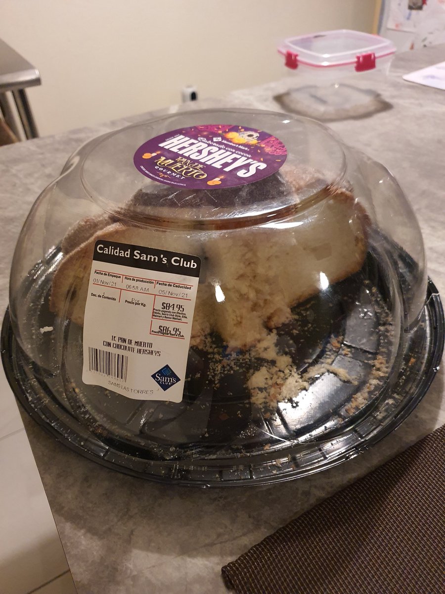 altato's tweet photo. Hola @SamsClubMexico compré el pan de muerto Hershey's pero creo que se equivocaron al empacarlo 😢 no viene nada de chocolate 💔 ¿Estoy en lo correcto? https://t.co/JrEAXZPKZc