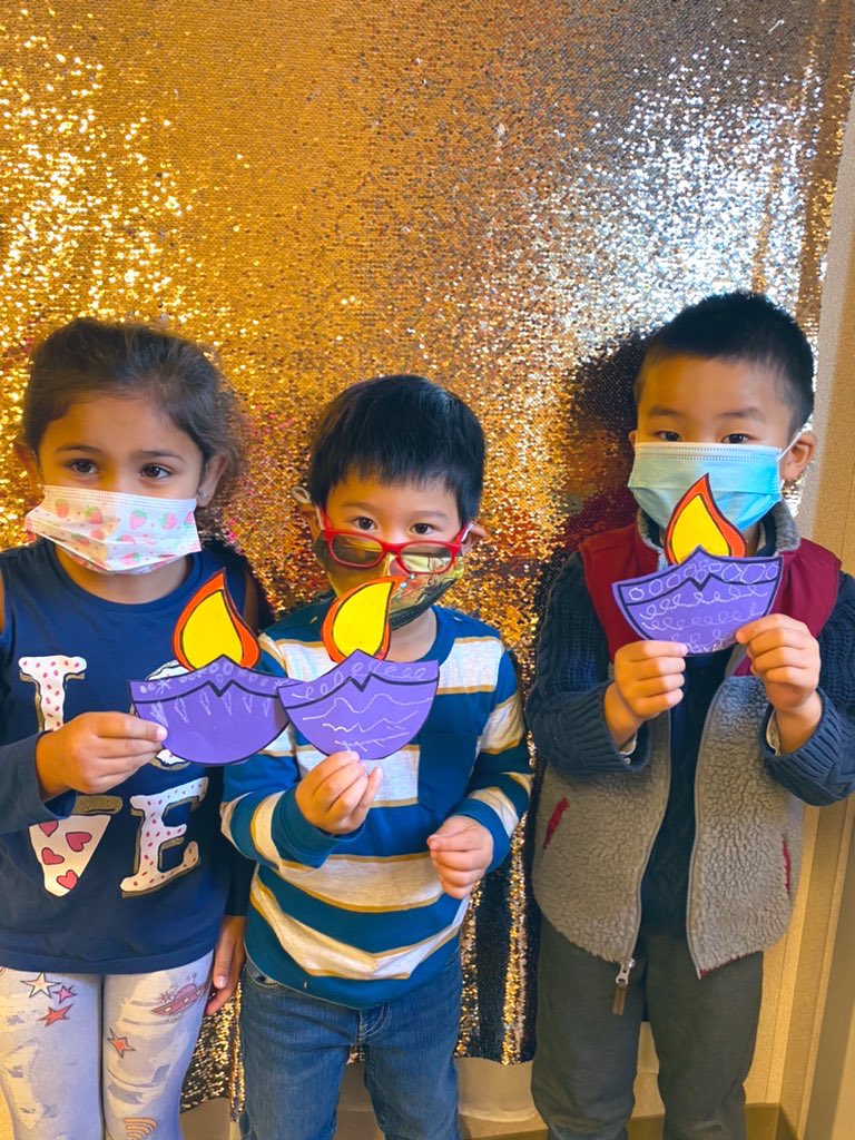 mschinn103's tweet photo. Happy Diwali! 🎇 https://t.co/2UpMkcVlUn