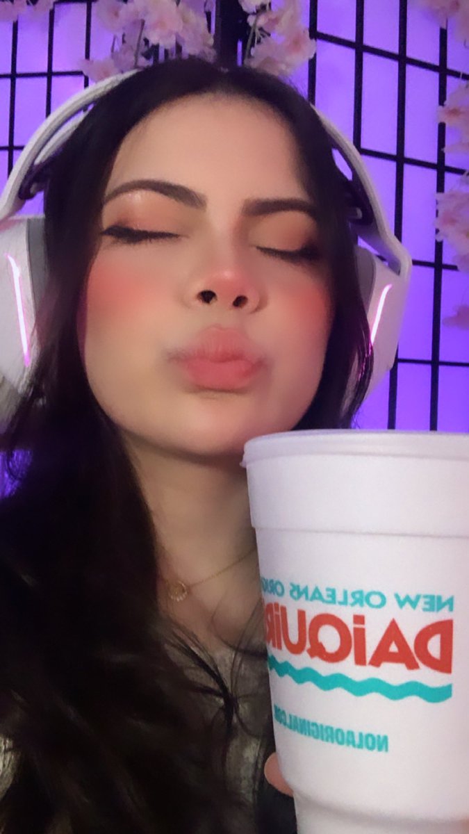 emsiiestv's tweet photo. Trying to launch this spooky demo but it’s not working help! #themortuaryassistant If all else fails, we’re playing #drunkdbd tonight! Lesss gooo

💗 https://t.co/x7lYgxm0Gp 💗 https://t.co/vsdEGhc7iu
