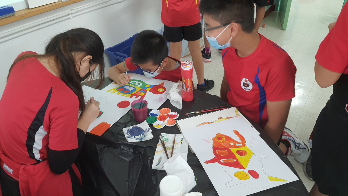 DSCEMsC's tweet photo. Painting Morrisseau inspired art with bold colours. #artsed #6thchat #dsc https://t.co/pWXixeTzJa