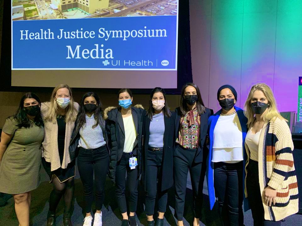 FaizaTariqMD's tweet photo. what an honor and a privilege to listen to and learn from Dr. @HedayatiMD, Dr. @darakass and Dr. Christine Babcock at this week’s @UICBrownCoat conference. can you tell how excited my cointerns and i are!! #womeninEM https://t.co/krsdbWyOU2