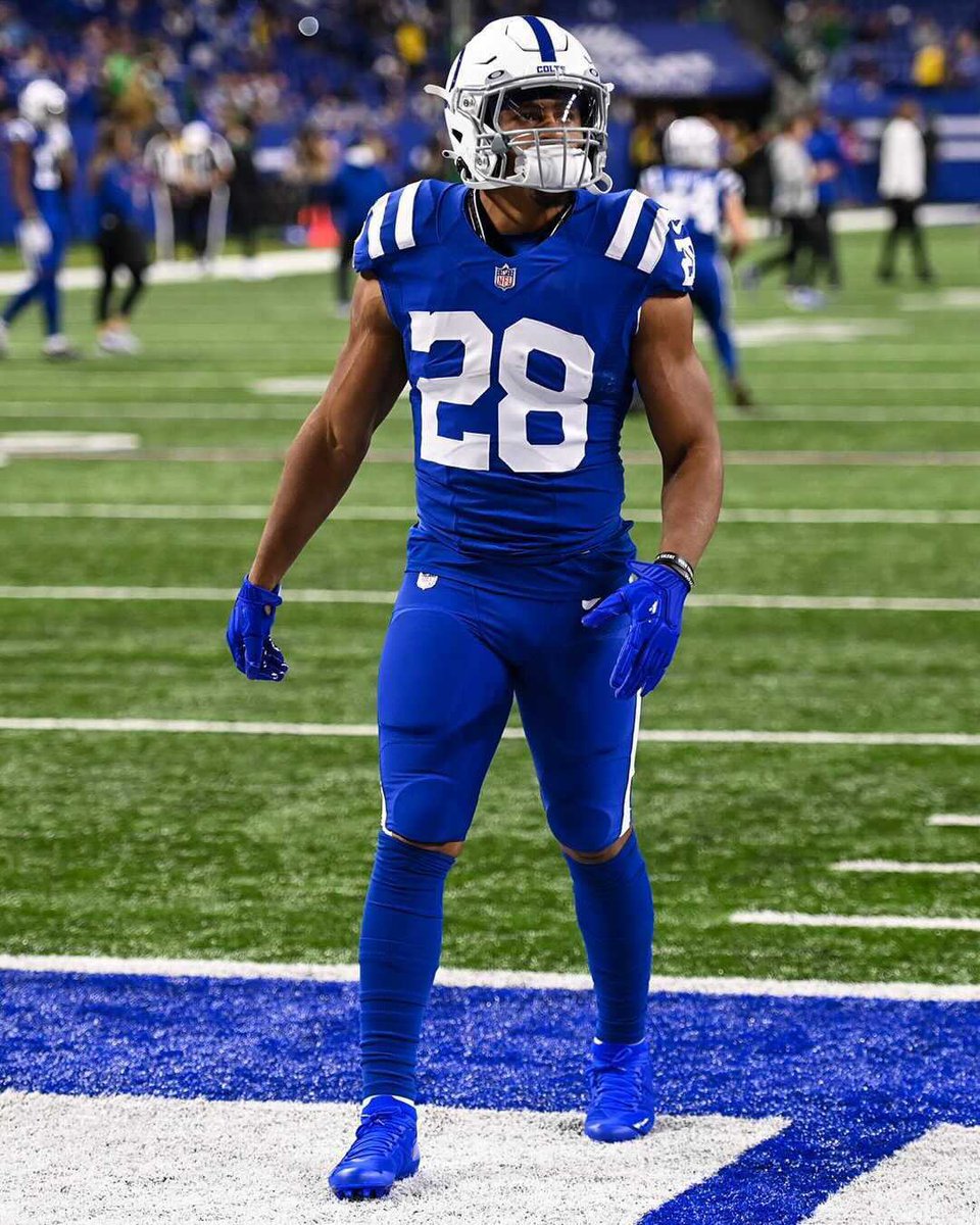 PFF_Fantasy's tweet photo. Jonathan Taylor is a top __ running back https://t.co/Xe95G4QxKe
