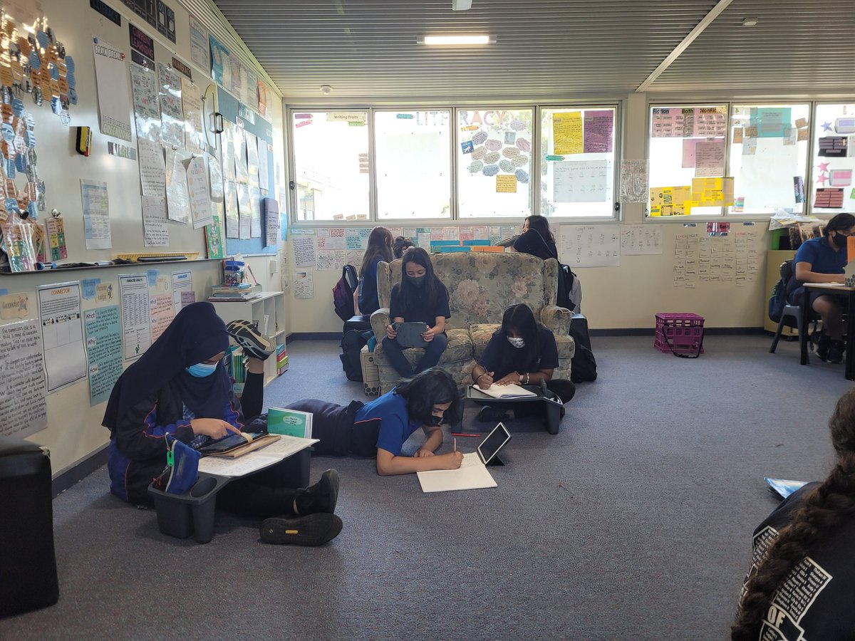 MissKeath's tweet photo. 6F and 6B students were all engaged in their writing today, they've been working on their multi genre unit, creating a range of writing pieces that reflect a topic of their choice 📝 @AitkenCreekPS https://t.co/GbNoqbQjXA