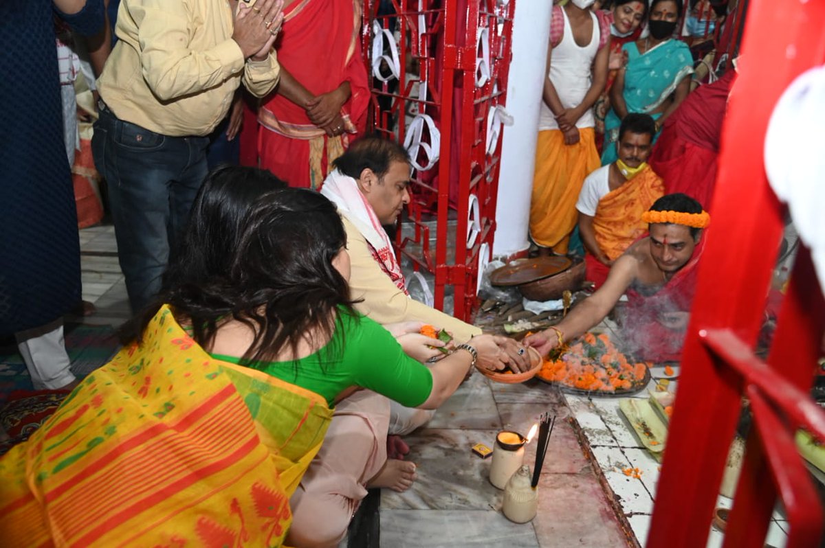 himantabiswa's tweet photo. Offered prayers to Maa Kali, along with my wife @rinikibsharma and daughter Sukanya last night at Sarbojanin Kali Puja at Natun Sarania Gandhi Basti Rajohua Kali Mandir, Guwahati.

Sought blessings from Maa to bestow us all with good health and happiness. https://t.co/rB6Uw2IQNr