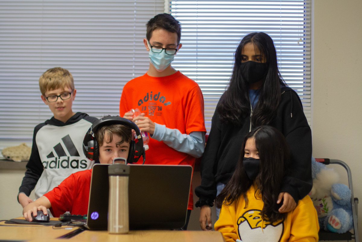 lhsesps's tweet photo. Game Night was a blast! It was so nice having it again after so long. #LibertyLearns #OurFISDStory #Esports @ChrisDHam https://t.co/TW9PbX5RvR