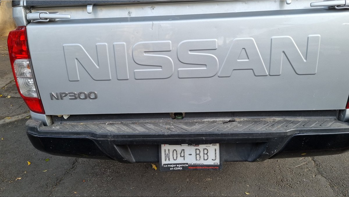 Ojalá puedan ayudarnos con esta Nissan matrícula M04BBJ que lleva 3 hrs en pleno cruce de cebras.

Col San Rafael Alc. Cuauhtemoc Alfonso Herrera y Altamirano. 
 <a href="/SanRafaCDMX/">San Rafael CDMX</a>
<a href="/C5_CDMX/">C5 CDMX</a> <a href="/AlcCuauhtemocMx/">Alcaldía Cuauhtémoc</a> <a href="/OVIALCDMX/">OVIAL_SSCCDMX</a>