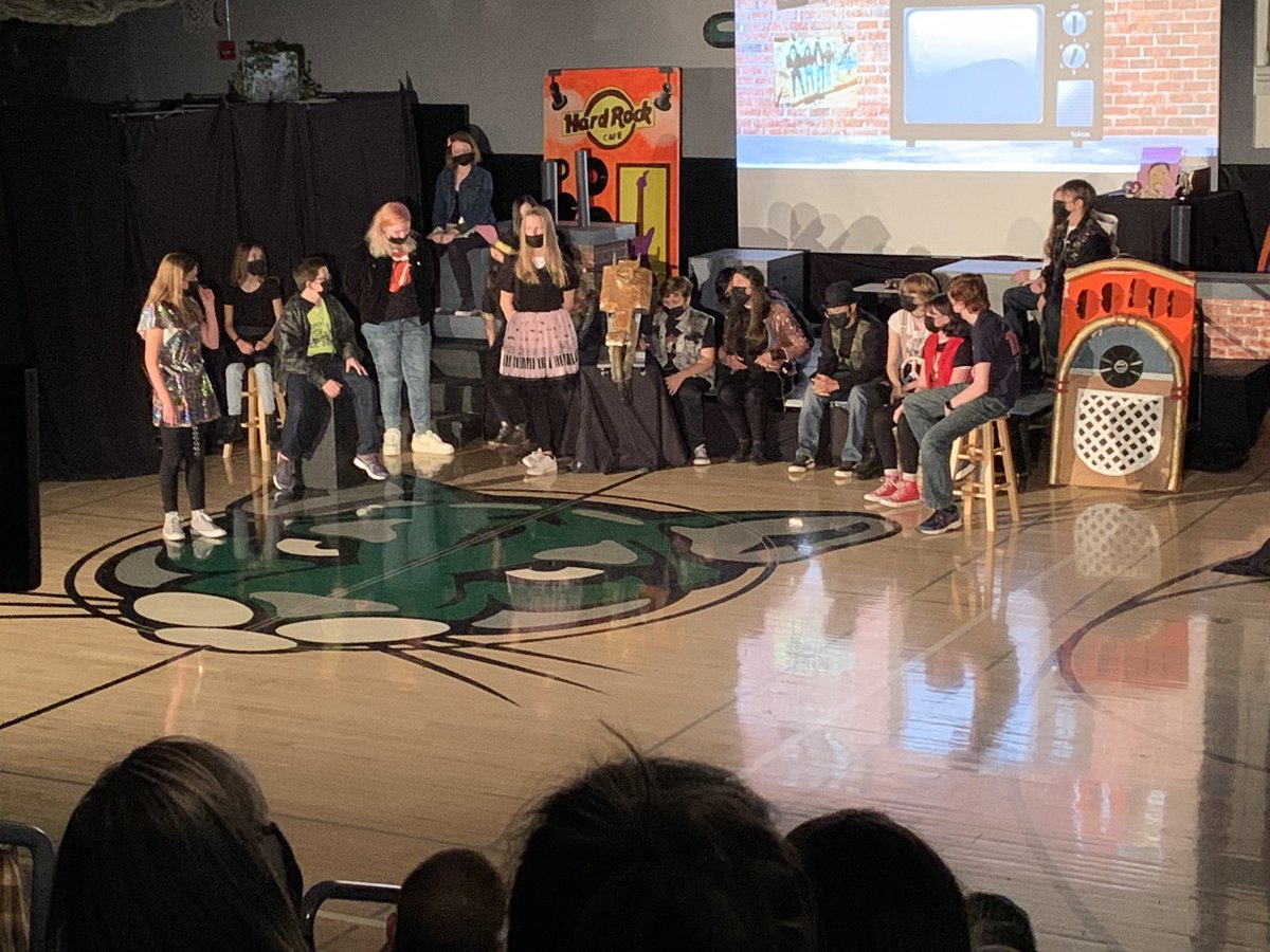 CarmodyMiddle's tweet photo. More photos from the Carmody fall musical “We Will Rock You”!!! https://t.co/oOhlhEmo0z