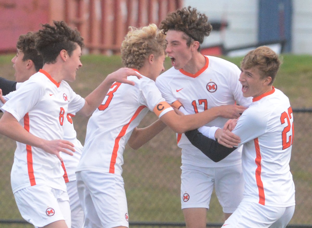 jshishmanianNB's tweet photo. PHOTO GALLERY Montville beats Griswold 1-0 in ECC Division II boys soccer championship https://t.co/m8xhv7w80Z @NorwichBulletin @jzanorNB @GoECCAthletics @GriswoldSports @Montville_hs @IndianSoccerMHS @mhseccathletics Photos by John Shishmanian https://t.co/gTyQBHcu9q