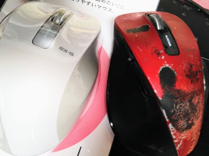 長年愛用の #エレコム さんのマウス。
まだ使えるけど表面がボロボロになったので代替わり。丈夫なマウスです。 