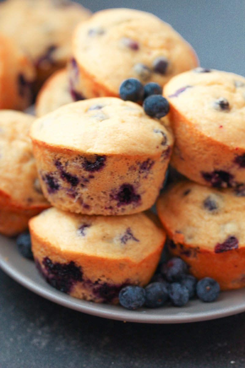 SixSistersStuff's tweet photo. These Protein Blueberry Muffins are so easy to make and full of delicious fresh fruit and flavor. 
https://t.co/WqzYCu9e3m
#sixsistersstuff #proteinmuffins #blueberrymuffins #healthysnack https://t.co/ozDHH4B7NV