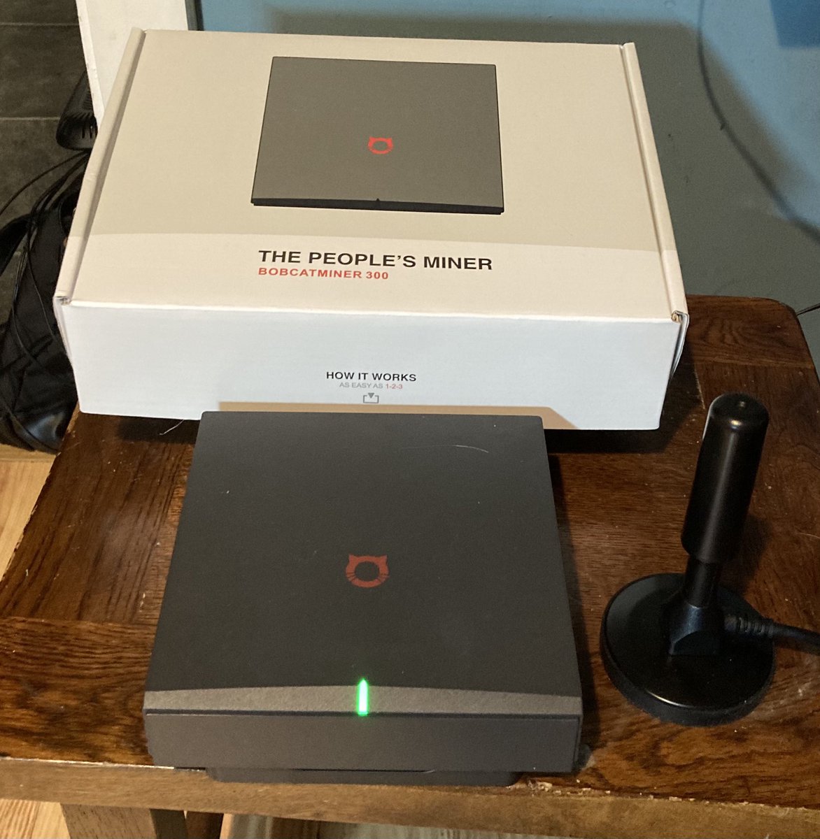 TweetLocalni's tweet photo. @BOBCATiot @telathome is well happy thanks to @helium @BOBCATiot @PayMuggle I got mine. Just to set them up. https://t.co/6d7cHixMjO