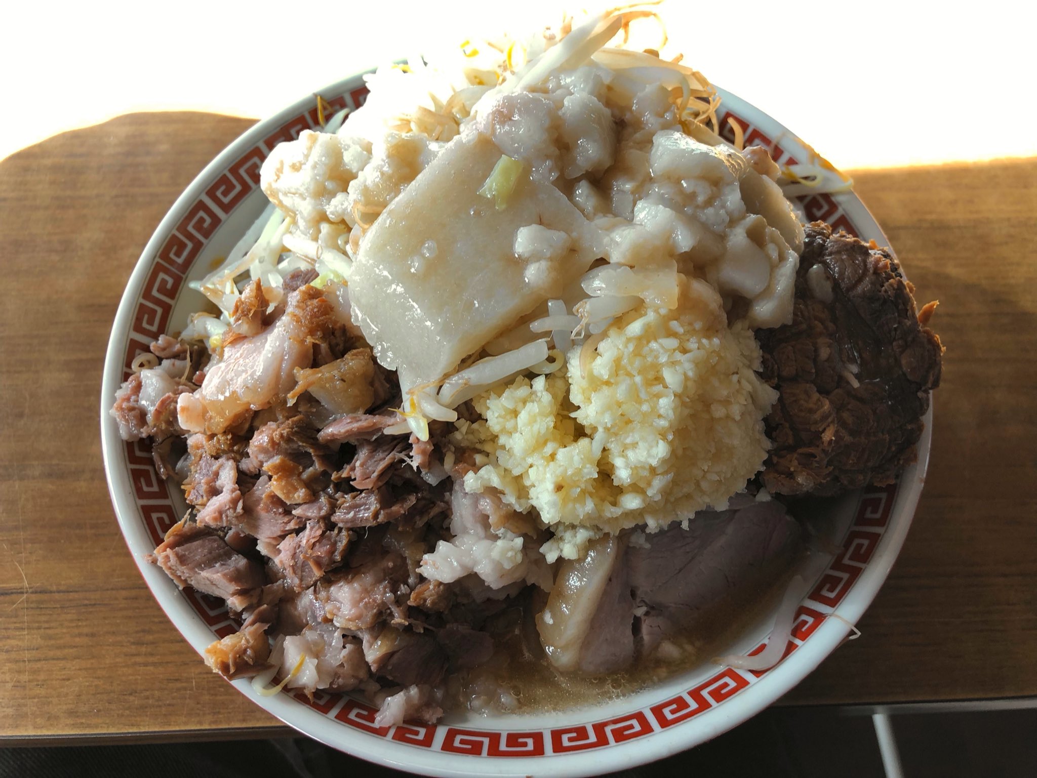 ひらかわ じゅんいちろう ｊ 11 3の祝日に久しぶりに食べた 青森市のくめちゃんラーメン 二郎系 ラーメン小 脂マシ くずし豚 次は麺少なめで 笑 くめちゃんラーメン くめちゃん 青森市ラーメン 二郎系 二郎系ラーメン 脂マシ T Co