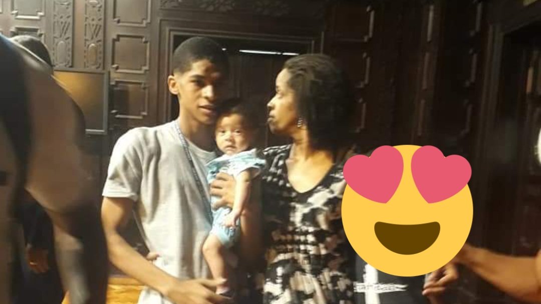 Cay_rss's tweet photo. Parabéns hoje vai pro meu primão🤜🏽❤🤛🏽 papai do meu filho 🥺👨‍👩‍👧 que Deus te abençoe e sempre te amo obrigada por tudo tmj smp🤝🏽 e além de ser seu aniversário também é da sua mãe que é minha tia, uma mãezona pra mim amo vcs , que venham + e + anos pela frente🥳🥳🥳 https://t.co/bEhszkB36Z