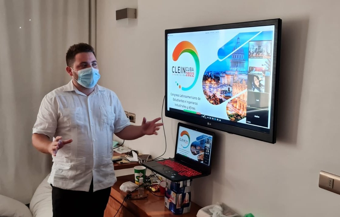 Ahora a esperar los votos.
Presentamos al Comité de Postulación de #ALEIIAF, la propuesta de sede del Congreso Latinoamericano de Estudiantes e Ingenieros Industriales y Afines en #Cuba🇨🇺. Trabajo fuerte para lograr este material. 
En #Chile y desde #LaHabana, le pusimos corazón.