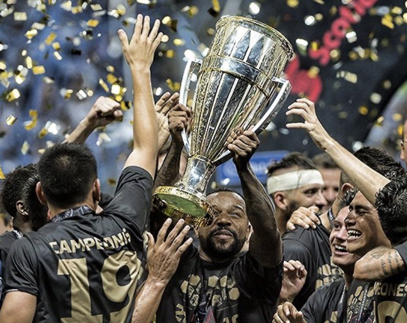 axelsolisrmz's tweet photo. Hoy hace un año @Rayados se consagraba #CampeónDeTodo !!
Único en la historia del #FutRegio 
🏆 @TheChampions 
🏆@LigaBBVAMX 
🏆 #CopaMX https://t.co/XW5p2bgUlh
