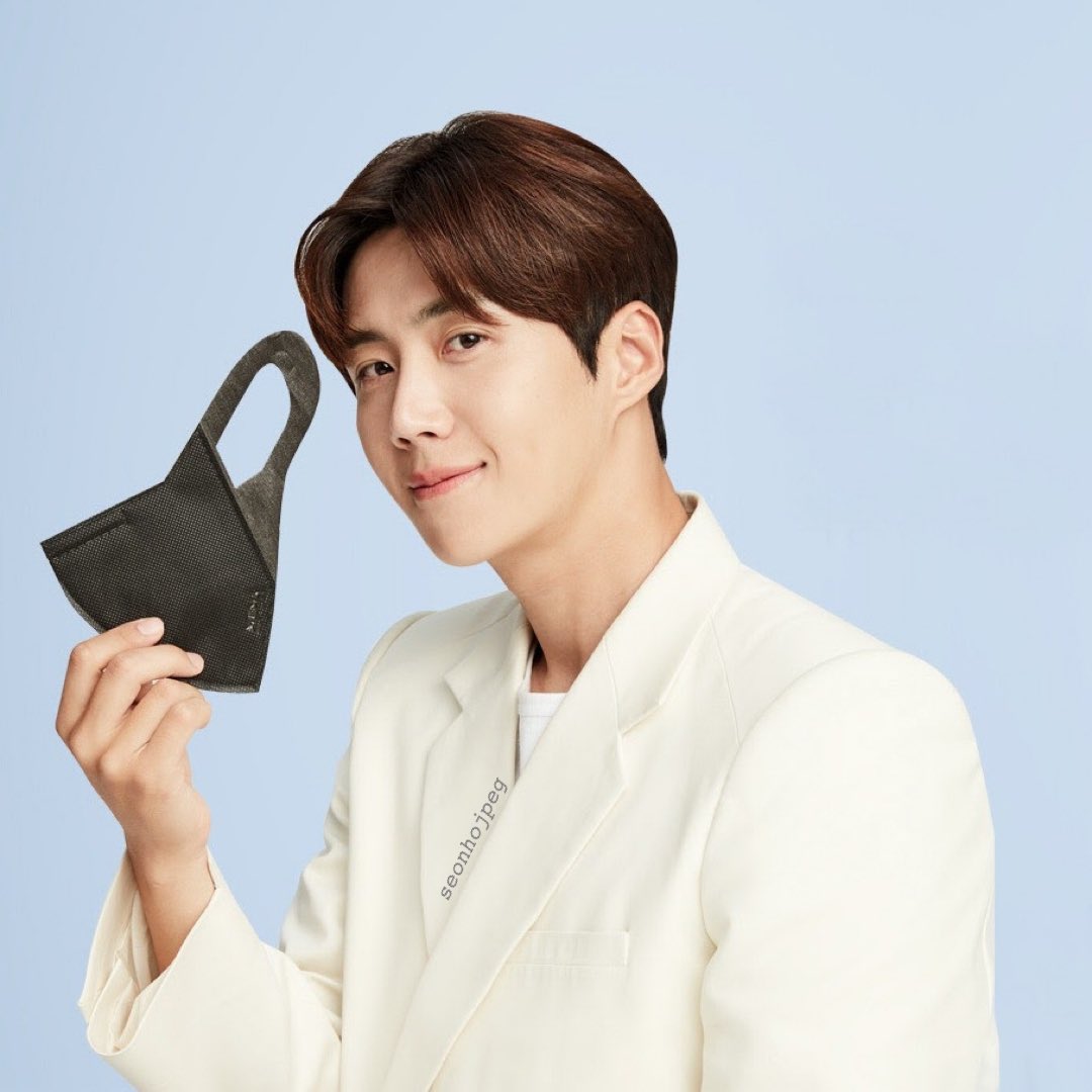 KimSeonhoBrasiI's tweet photo. 📸 | 05.11.21 

É ELE! A ‘Miima Korea’ atualizou o layout da sua página no YouTube e temos uma header belíssima com #KimSeonho novamente. 💙

🔗: https://t.co/IYHRzhxJd9 

©️ seonho_daily https://t.co/x7LG3AkuLO